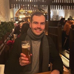 Meet your Posher, Ethan